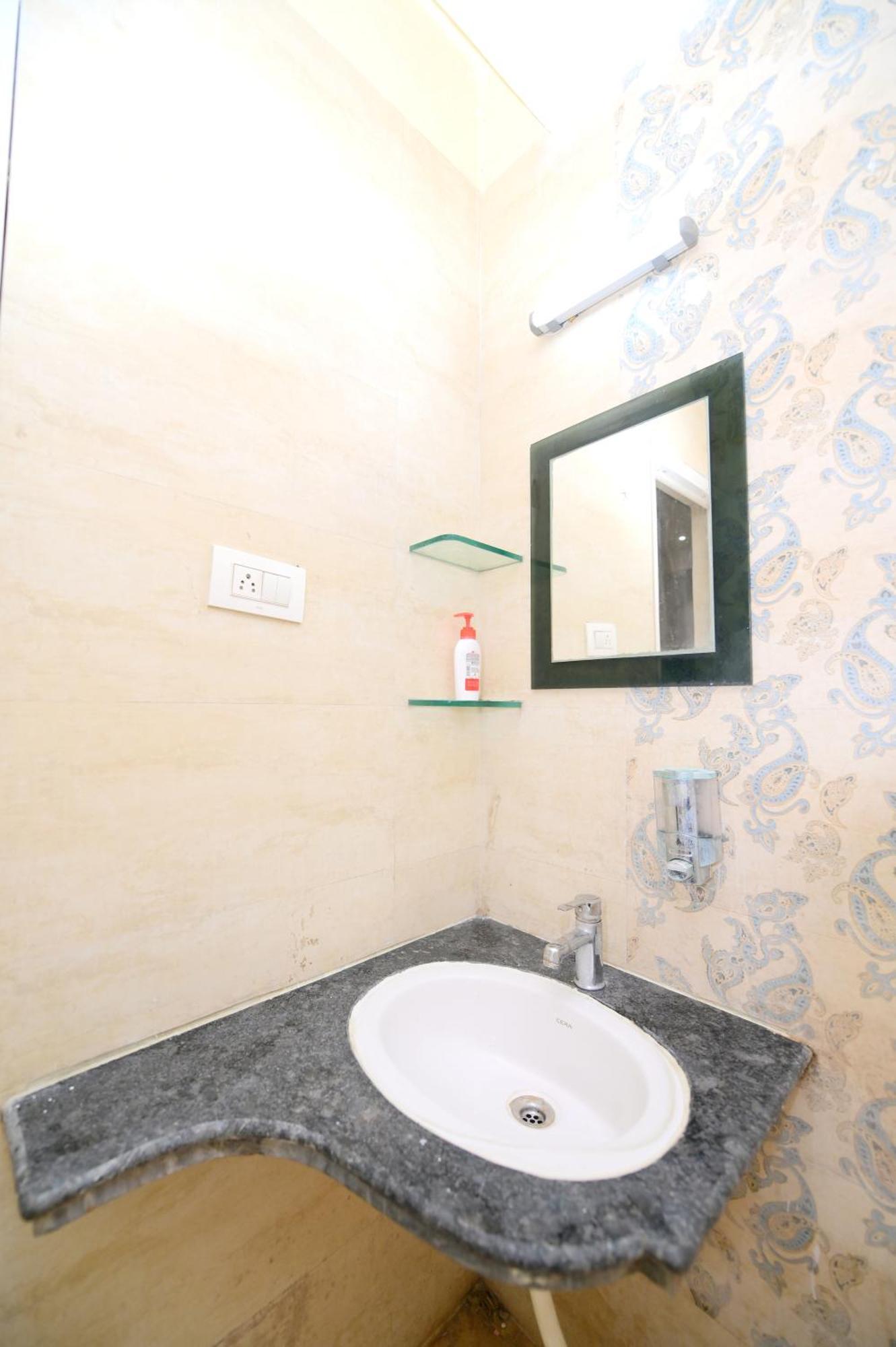 Airport Residency Hotel Ранчи Экстерьер фото